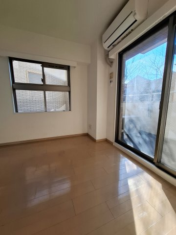 ラウル甲子園口の居間・リビング