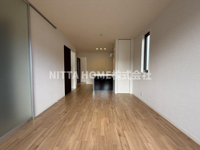 メゾン・グランドゥールⅢの居間・リビング|角部屋なのも嬉しいPOINT★