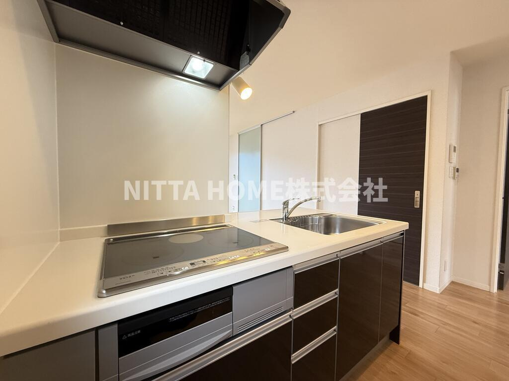 メゾン・グランドゥールⅢのキッチン|※色味は異なる可能性がございます