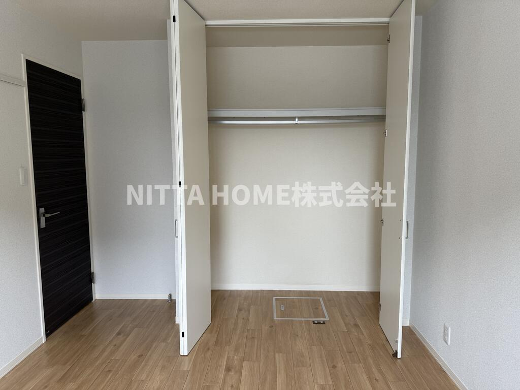 メゾン・グランドゥールⅢの収納|各部屋にクローゼット完備です！