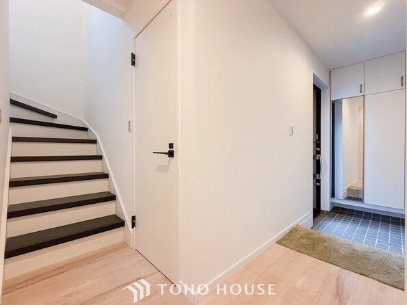 戸塚区汲沢6丁目 中古戸建 4280万円の玄関