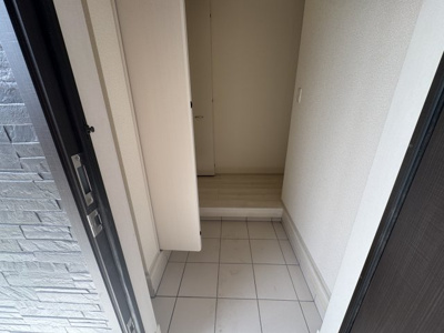 【玄関】 | 糸満市真壁　第2（全4棟）4号棟 | ※同仕様写真です