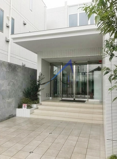 レ・サン・サーンスのエントランス|エントランスです。