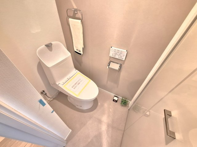 【トイレ】 | 柿の木坂パレス　最上階の東南角部屋 | 最上階の東南角部屋！リノベーション完了につき、ご内覧可能♪新耐震基準適合、住宅ローン控除利用可！オートロック・宅配BOX完備。約84㎡の３LDK、販売開始致しました！
