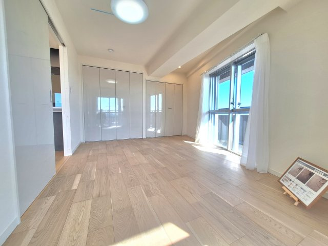 【洋室】 | 柿の木坂パレス　最上階の東南角部屋 | 最上階の東南角部屋！リノベーション完了につき、ご内覧可能♪新耐震基準適合、住宅ローン控除利用可！オートロック・宅配BOX完備。約84㎡の３LDK、販売開始致しました！