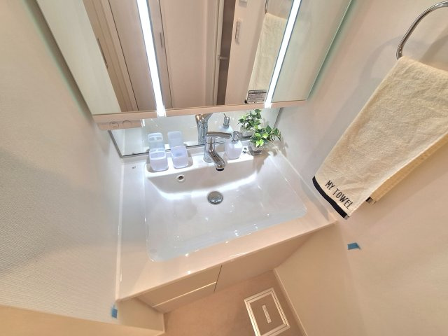 【浴室】 | 柿の木坂パレス　最上階の東南角部屋 | 最上階の東南角部屋！リノベーション12月中旬完了予定♪新耐震基準適合、住宅ローン控除利用可！オートロック・宅配BOX完備。約84㎡の３LDK、販売開始致しました！