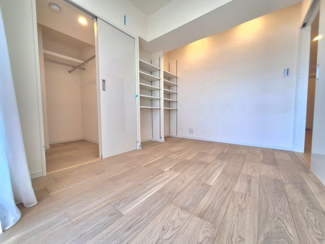 【洋室】 | 柿の木坂パレス　最上階の東南角部屋 | 最上階の東南角部屋！リノベーション完了につき、ご内覧可能♪新耐震基準適合、住宅ローン控除利用可！オートロック・宅配BOX完備。約84㎡の３LDK、販売開始致しました！