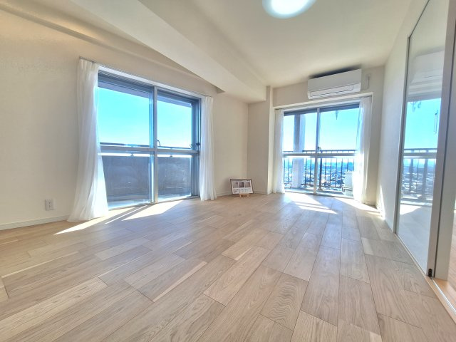【洋室】 | 柿の木坂パレス　最上階の東南角部屋 | 最上階の東南角部屋！リノベーション完了につき、ご内覧可能♪新耐震基準適合、住宅ローン控除利用可！オートロック・宅配BOX完備。約84㎡の３LDK、販売開始致しました！