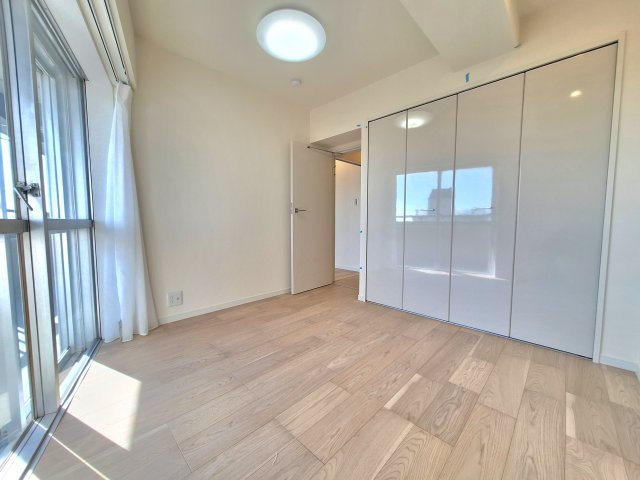 【洋室】 | 柿の木坂パレス　最上階の東南角部屋 | 最上階の東南角部屋！リノベーション完了につき、ご内覧可能♪新耐震基準適合、住宅ローン控除利用可！オートロック・宅配BOX完備。約84㎡の３LDK、販売開始致しました！