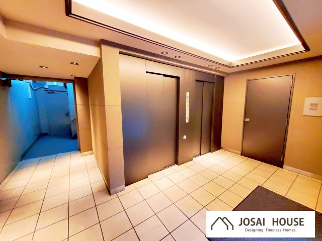 【エントランス】 | 柿の木坂パレス　最上階の東南角部屋 | 最上階の東南角部屋！リノベーション完了につき、ご内覧可能♪新耐震基準適合、住宅ローン控除利用可！オートロック・宅配BOX完備。約84㎡の３LDK、販売開始致しました！