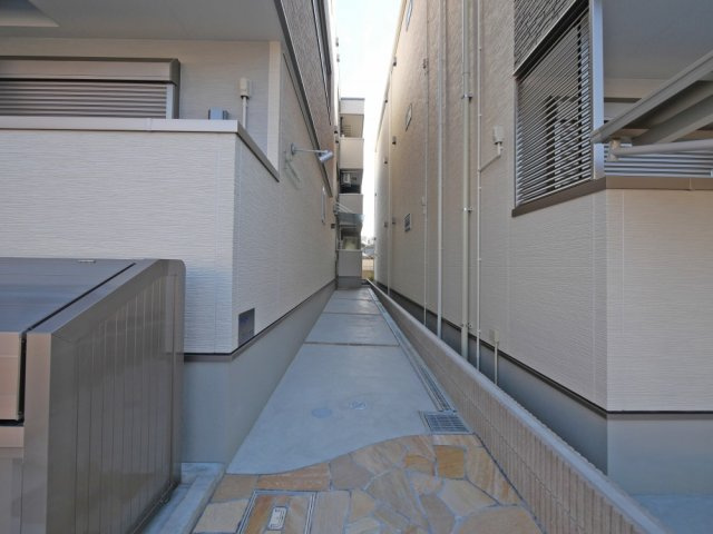 フジパレス遠里小野イーストのエントランス