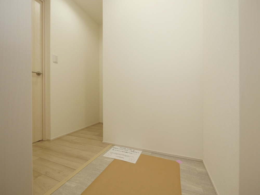 フジパレス遠里小野イーストの玄関