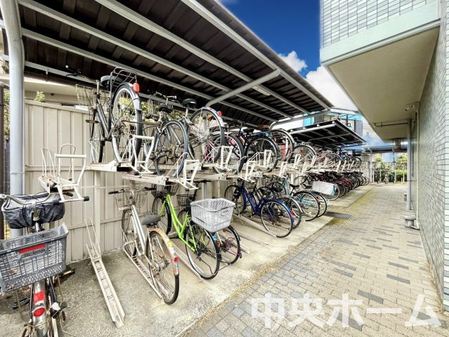 アーベントハイム葛西臨海公園の駐輪場|【自転車置き場】最新の空き状況や費用などの詳細は担当スタッフまでお問い合わせください。