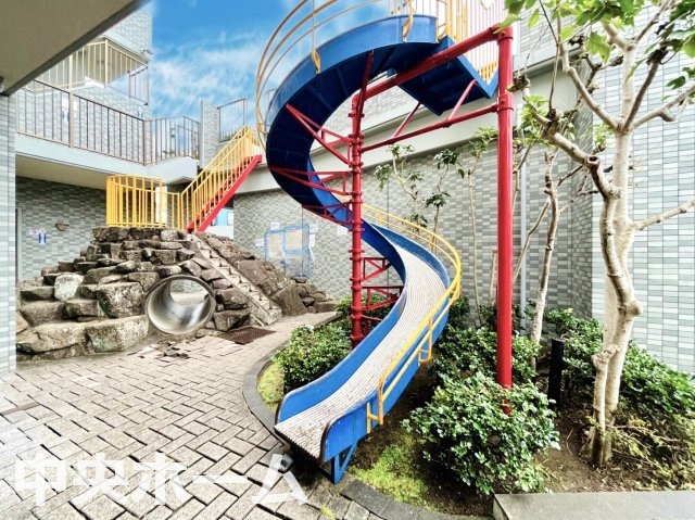 アーベントハイム葛西臨海公園の現況写真|敷地内には緑も多く住環境良好です