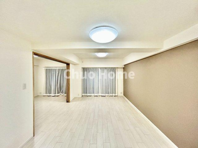 アーベントハイム葛西臨海公園の居間・リビング|リビングダイニング