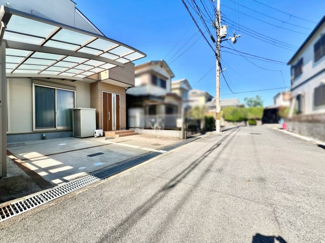 【前面道路含む現地写真】の画像