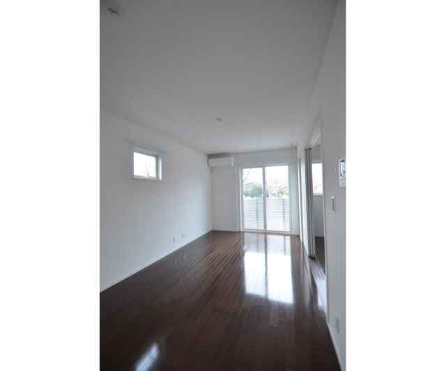 フォレストコートＣ棟の居間・リビング