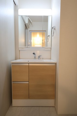 《仲介手数料無料》北区宮原町４丁目35-9新築一戸建てリーブルガーデンの独立洗面台