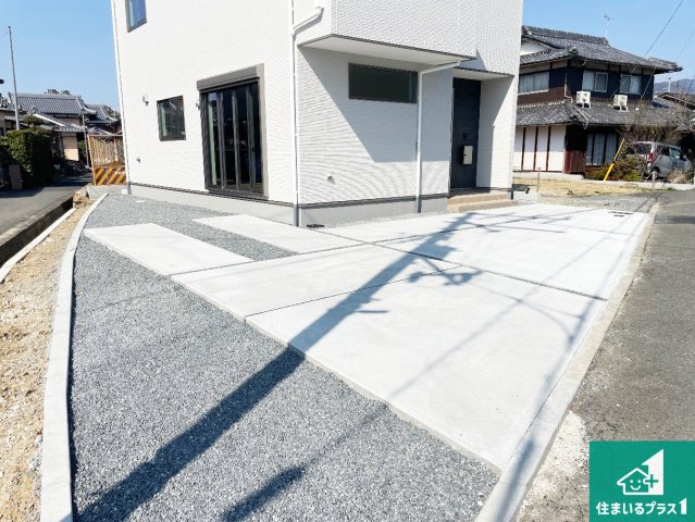 亀岡市大井町並河　第1期　新築一戸建ての駐車場|駐車スペース！散水栓があるので、こまめに愛車を洗えます！