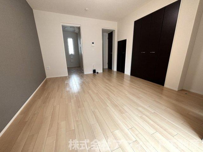 【居間・リビング】 | サクラローレル | 洋室8.1帖