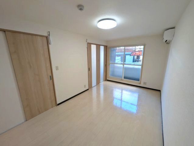 エスポワール一之江Ⅱの居間・リビング