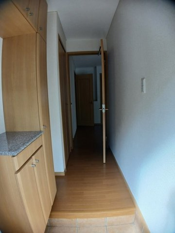 ガーデン彦崎の玄関