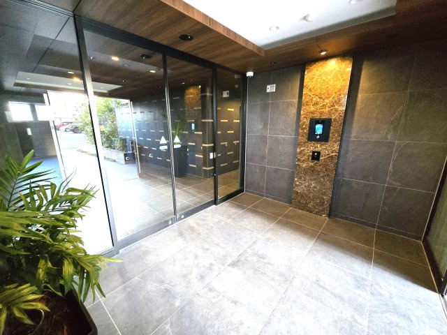 オープンレジデンシア桜並木ガーデンのエントランス