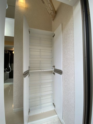 【玄関】 | 衣笠アーネストラザフォード