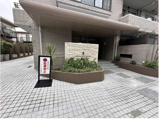 ★仲介手数料無料★メゾンセゾン落合（新規リノベーション済み）のエントランス