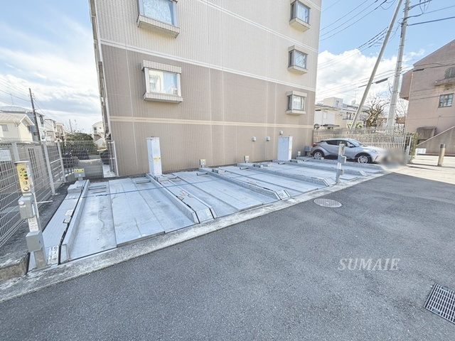 ソアラノーム北浦和の駐車場