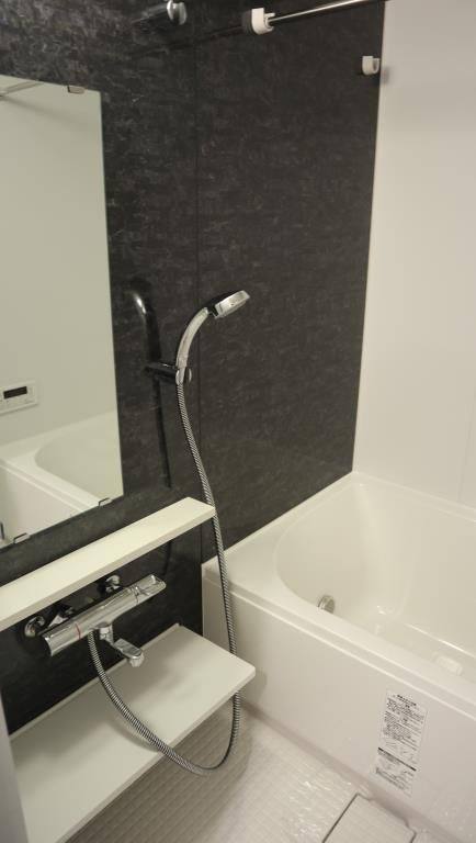 イート アパートメント ヴェリタスの浴室