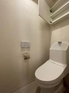 【トイレ】 | Fortuna Higashinakano | 温水洗浄便座。