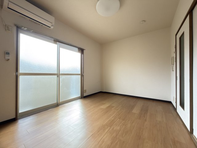 ルナ大塚の居間・リビング