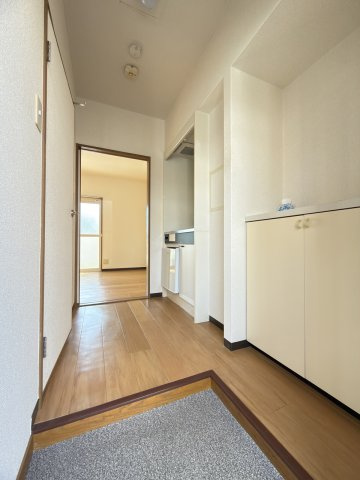 ルナ大塚の玄関