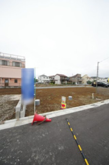 【前面道路含む現地写真】 | 令和７年10月20日撮影　建築中
