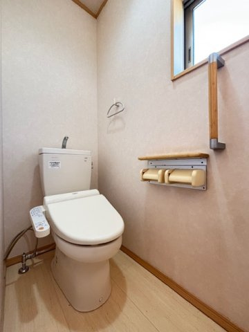 弥富市森津町蟹江走戸建のトイレ|2階トイレ