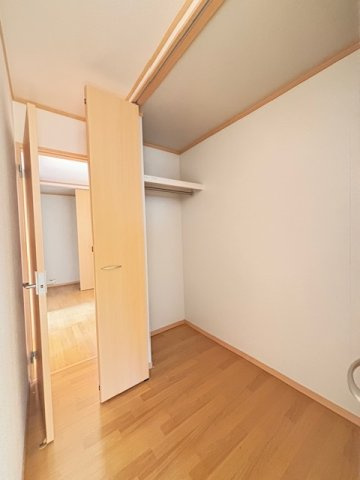 弥富市森津町蟹江走戸建の収納|クローゼット（洋室約9.0帖）