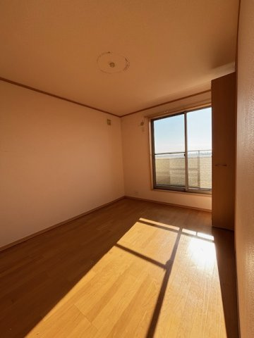 弥富市森津町蟹江走戸建の洋室|洋室約6.5帖