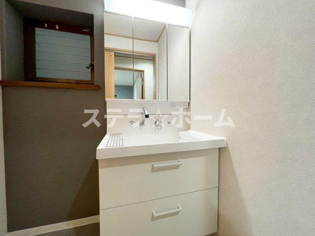 東正雀　戸建の独立洗面台|独立洗面台で身支度をすべて済ませてしまいましょう