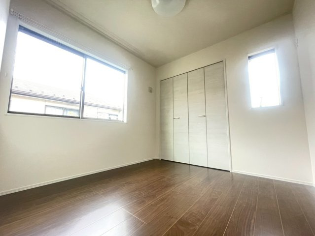 榎戸中古戸建の洋室