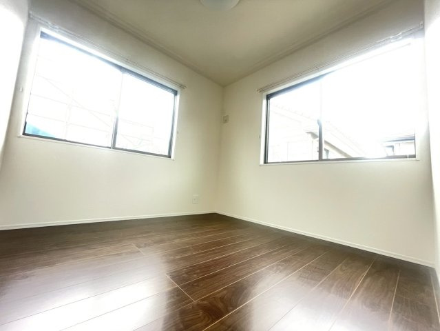 榎戸中古戸建の洋室