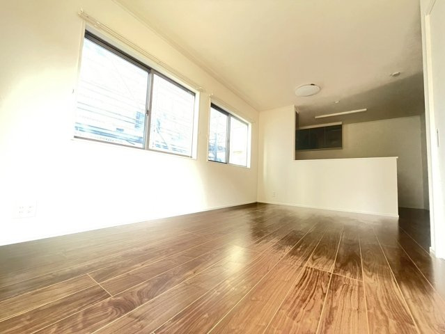 榎戸中古戸建の居間・リビング