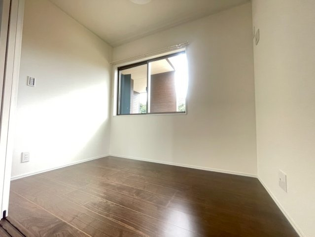 榎戸中古戸建の洋室