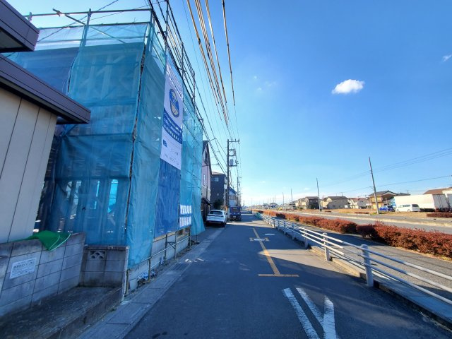 吉川市　栄町　新築戸建　全1棟の前面道路含む現地写真|前面道路含む現地写真です