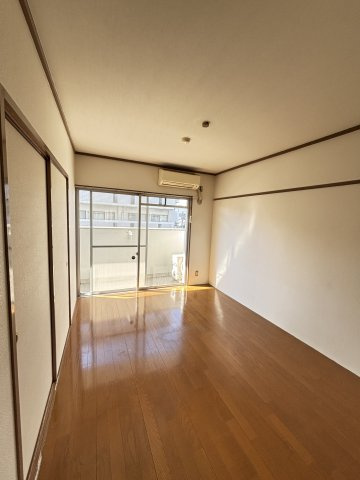 【寝室】