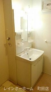 ※初期費用分割あと払いサービス利用可能物件の洗面所|明るい洗面所です