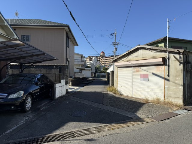岸和田市大町3丁目　古家付き土地の前面道路含む現地写真