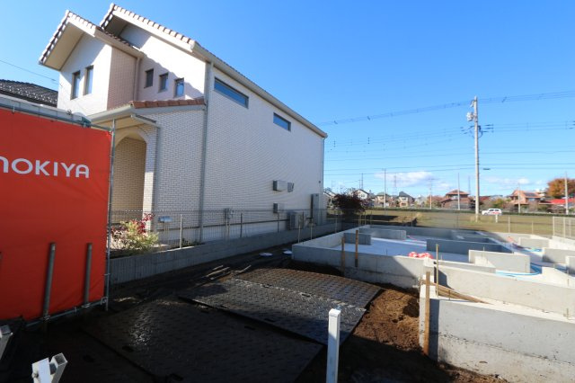 【スマートワン・シティ】小平市小川町３期の外観|コンビニ徒歩5分！幼稚園、保育園、小学校徒歩10分圏内！
スーパー、中学校なども徒歩15分圏内なので子育て世帯にも嬉しいエリアです♪
