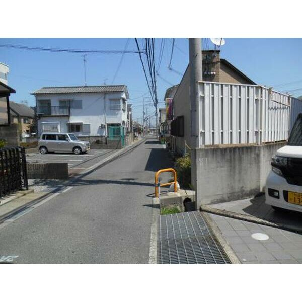 岸和田市別所町３丁目の一戸建ての駐車場|カースペースがあります