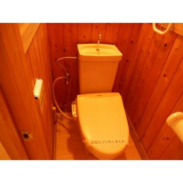 岸和田市別所町３丁目の一戸建てのトイレ|ゆったりとした空間のトイレです